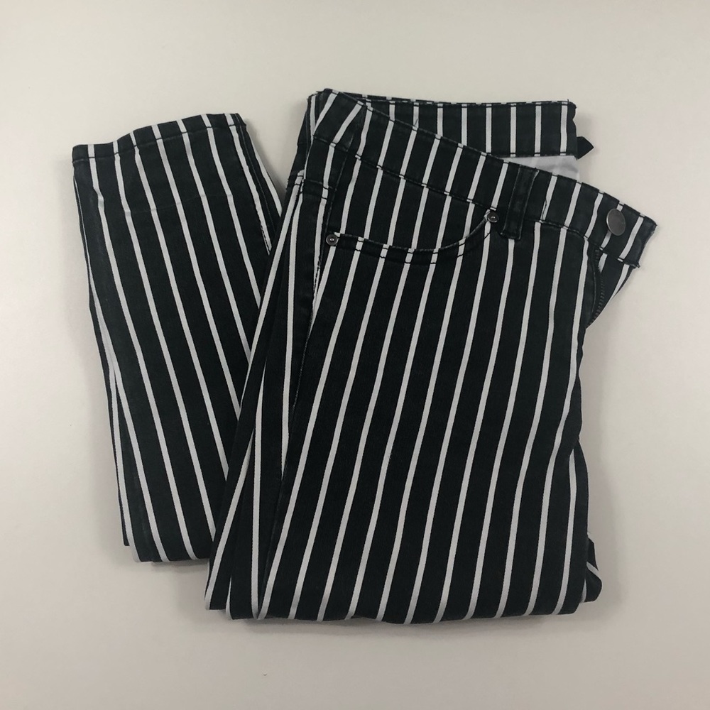 BLACK WHITE STRIPED PANTS
